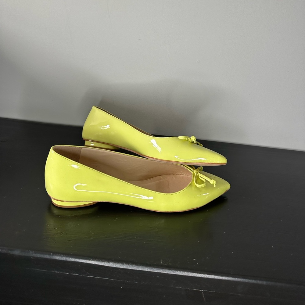 New condition worn once. Bought on sale as well.